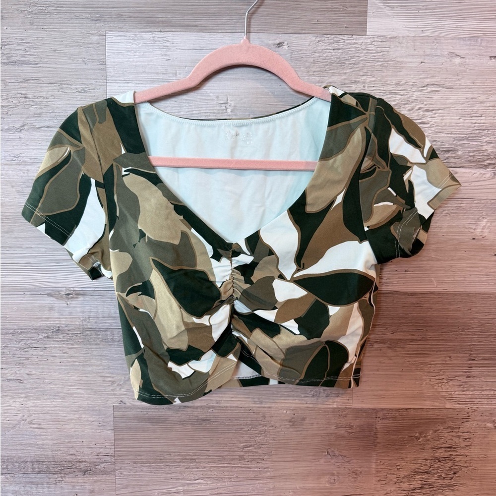 OFFLINE by Aerie Real Me V-Neck Ruched Crop Top - Camo Leaf - M
